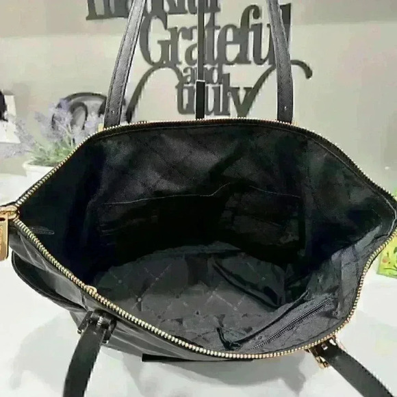 Stunning Michael Kors Medium Black Jet Set Travel Tote Bag - Picture 4 of 4